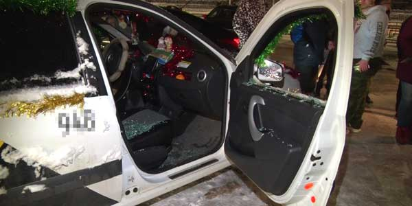 пьяный мужчина разбил автомобиль такси 1 января Дзержинск