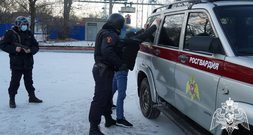 В больнице Дзержинска задержали двух разгневанных мужчин 