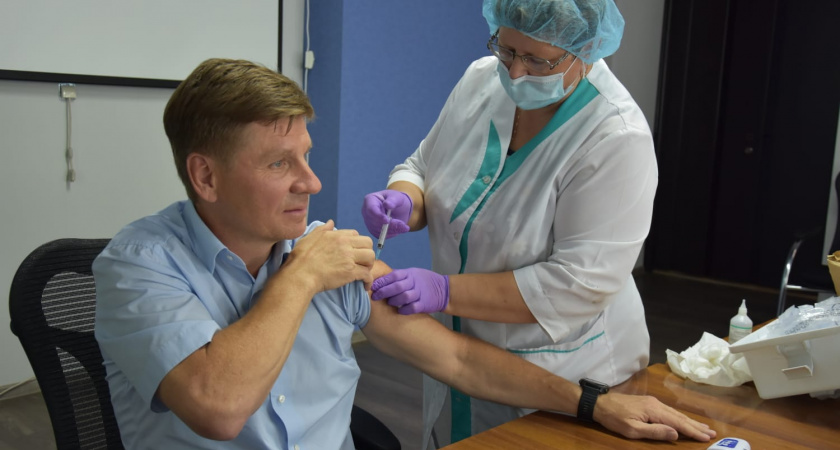 Сотрудники одного из заводов Дзержинска получат стимулирующие выплаты за вакцинацию