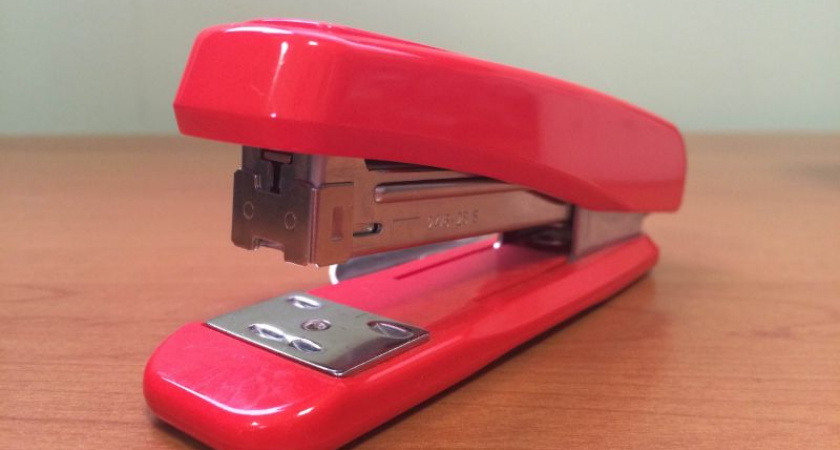 В Дзержинске женщине привезли степлер вместо заказанного телефона 