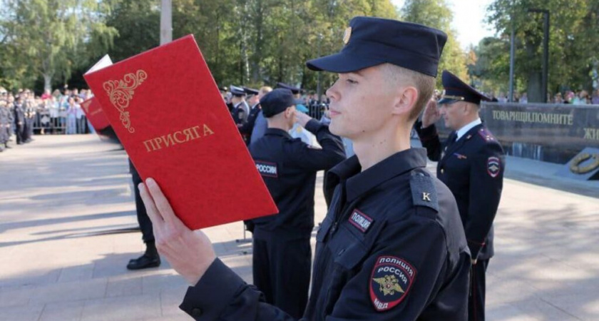 Первокурсники Нижегородской академии МВД приняли присягу в кремле