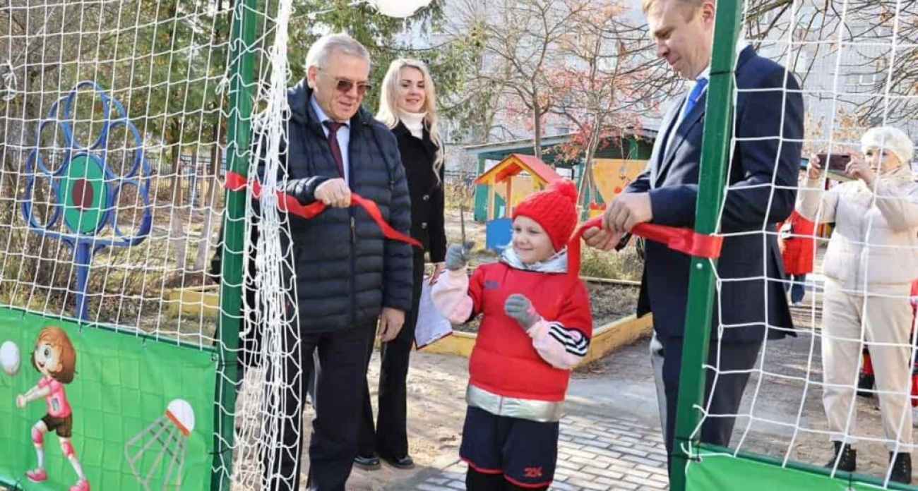 В Дзержинске открыли девятое футбольное поле для дошкольников