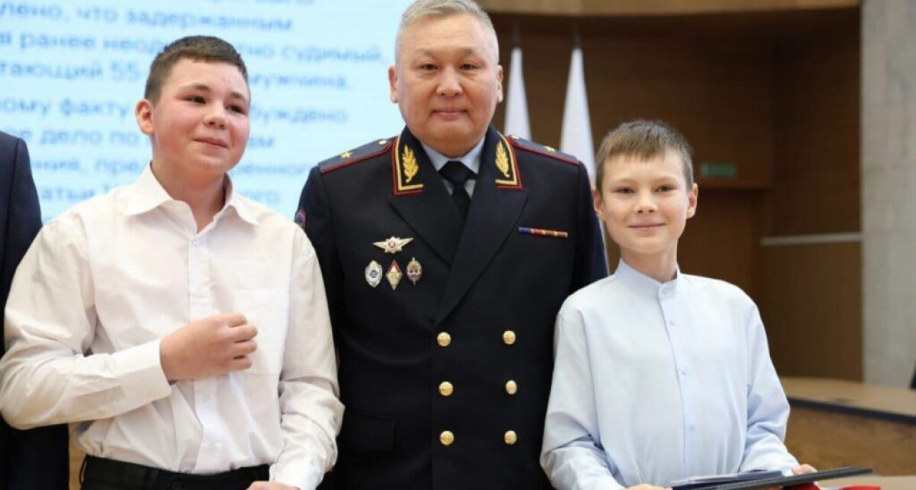 Нижегородские школьники получили медали за помощь в поимке грабителя