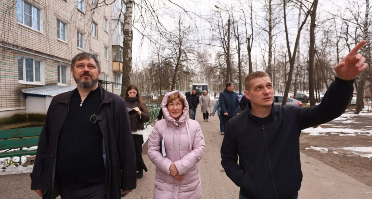 Глава города проверил состояние клуба "Каравелла" и обсудил ремонт дорог