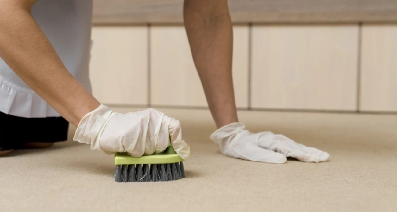 1 ложка на таз — и ковер засияет чистотой: въевшаяся грязь исчезнет за 15 минут