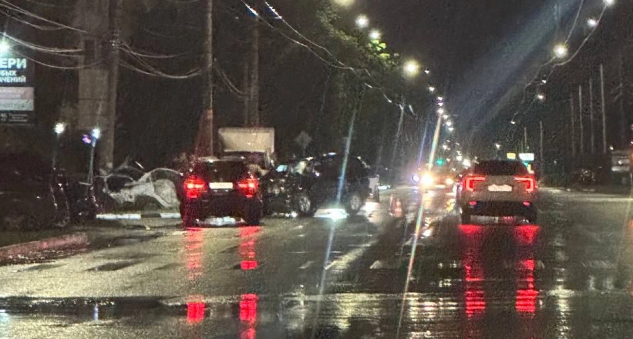 ДТП на проспекте Циолковского и матч Химик - Амкар-Пермь: главные новости Дзержинска за 01.06.2025