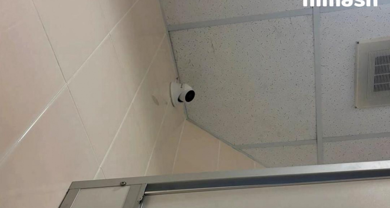 В туалетах ТЦ "Дзержинец" установили камеры для борьбы с неподобающим поведением посетителей