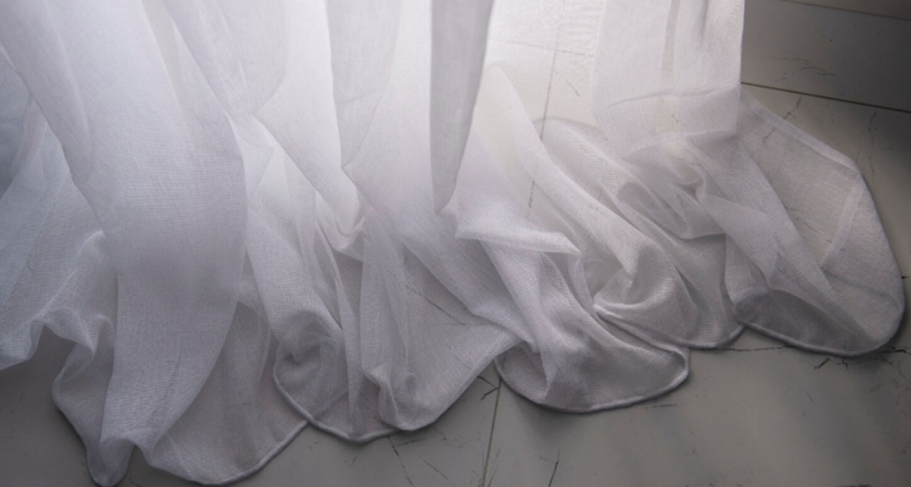 Желтый тюль станет белоснежным: один простой способ замачивания превратит даже старый текстиль в новый
