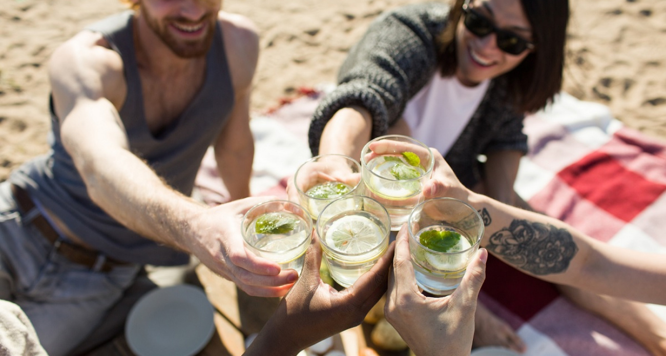 Кардиолог предупреждает: эти 3 напитка смертельно опасны в жару — запомните раз и навсегда