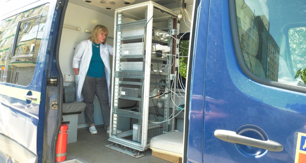 Уникальная для региона передвижная лаборатория ежедневно контролирует дыхание Дзержинска