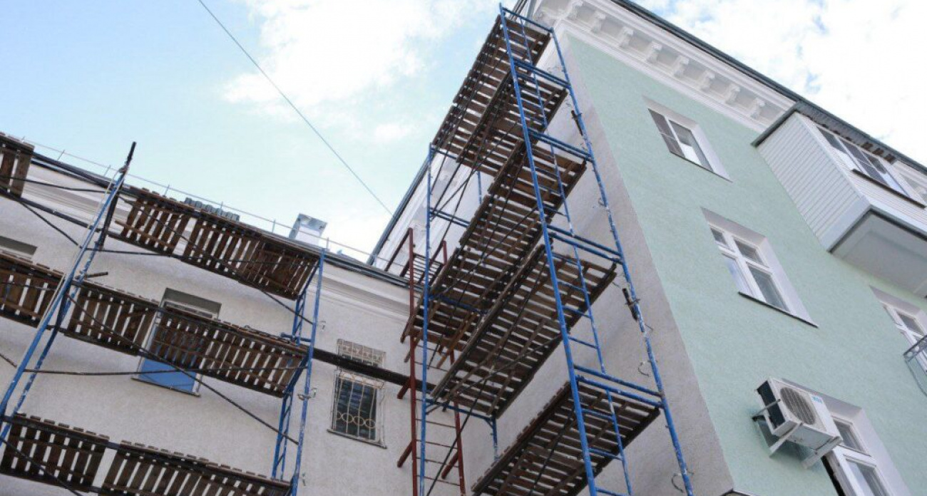 33 дома в Дзержинске ремонтируют одновременно: программа выполнена на 85%