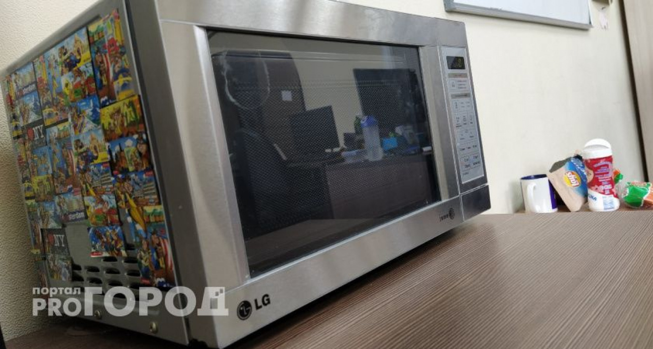 Замызганную микроволновку очищаю 1 таблеткой за 5 минут: не тру, не скребу – сверкает как новая