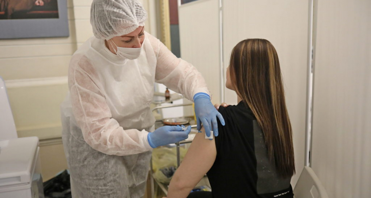 Три вида вакцин от гриппа поступили в Дзержинск: приоритет получили учителя и медики