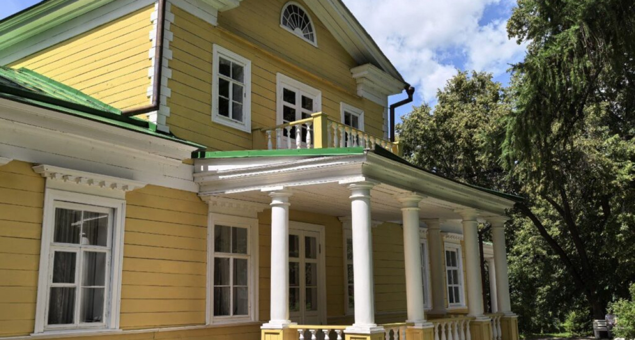 Владельцы "Пушкинской карты" могут погулять среди 200-летних деревьев-современников Пушкина в Болдино