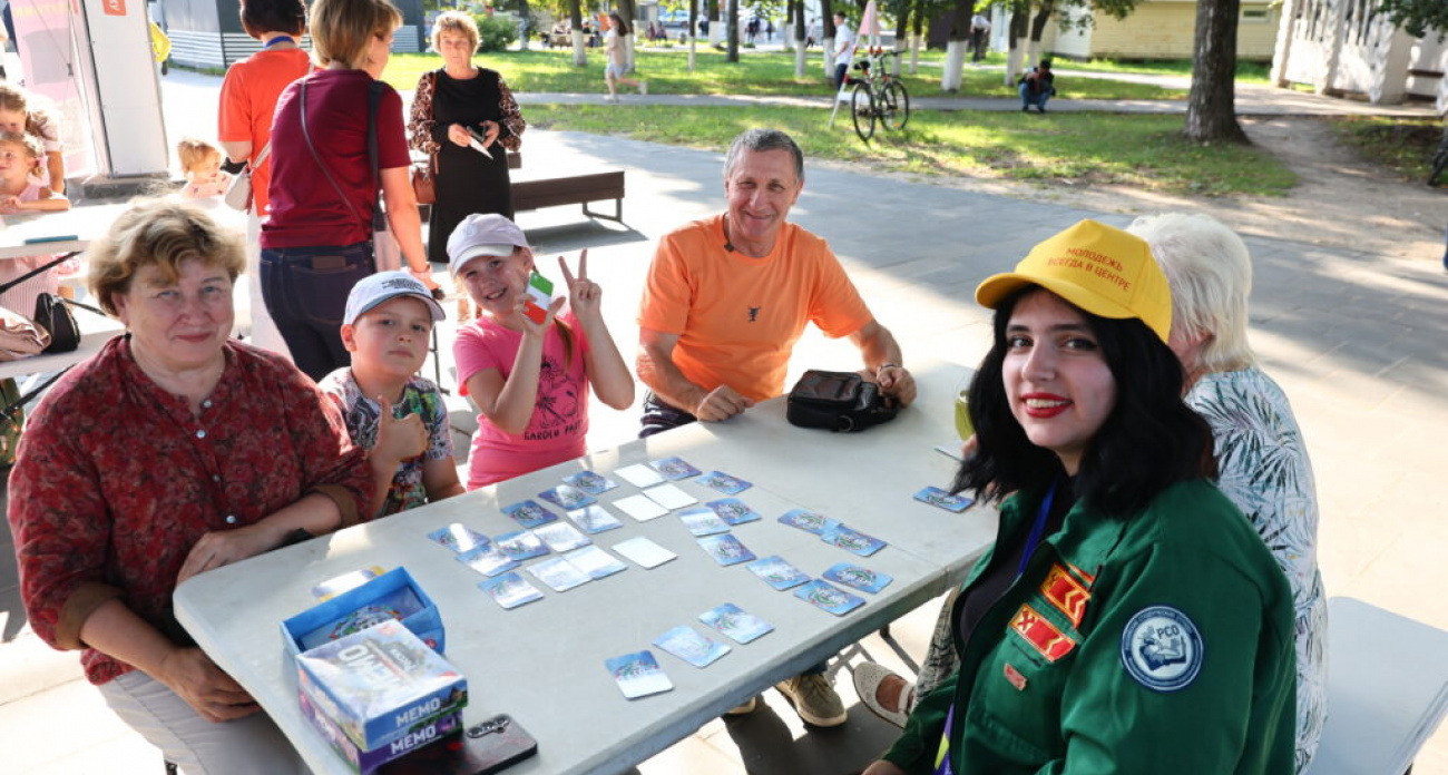 Юбилейная "Печенька": 35 настольных игр объединили тысячи дзержинцев в День знаний