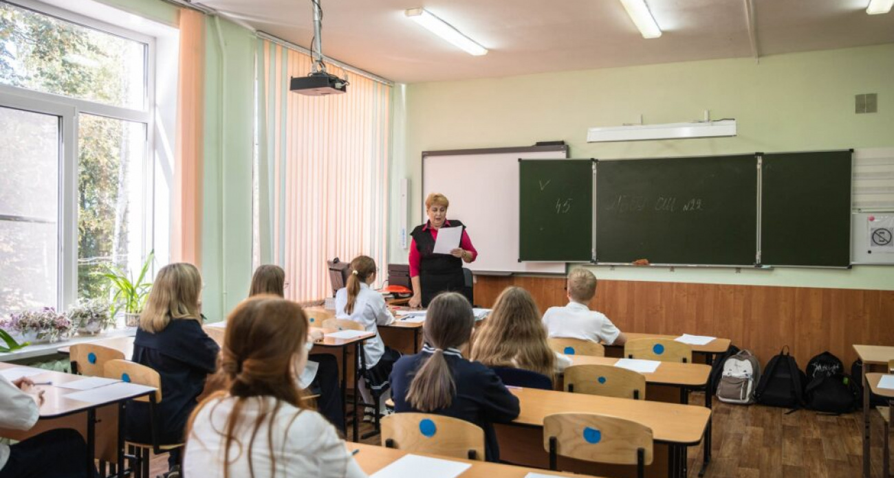 160 школьников Дзержинска сразились за победу в олимпиаде по французскому языку