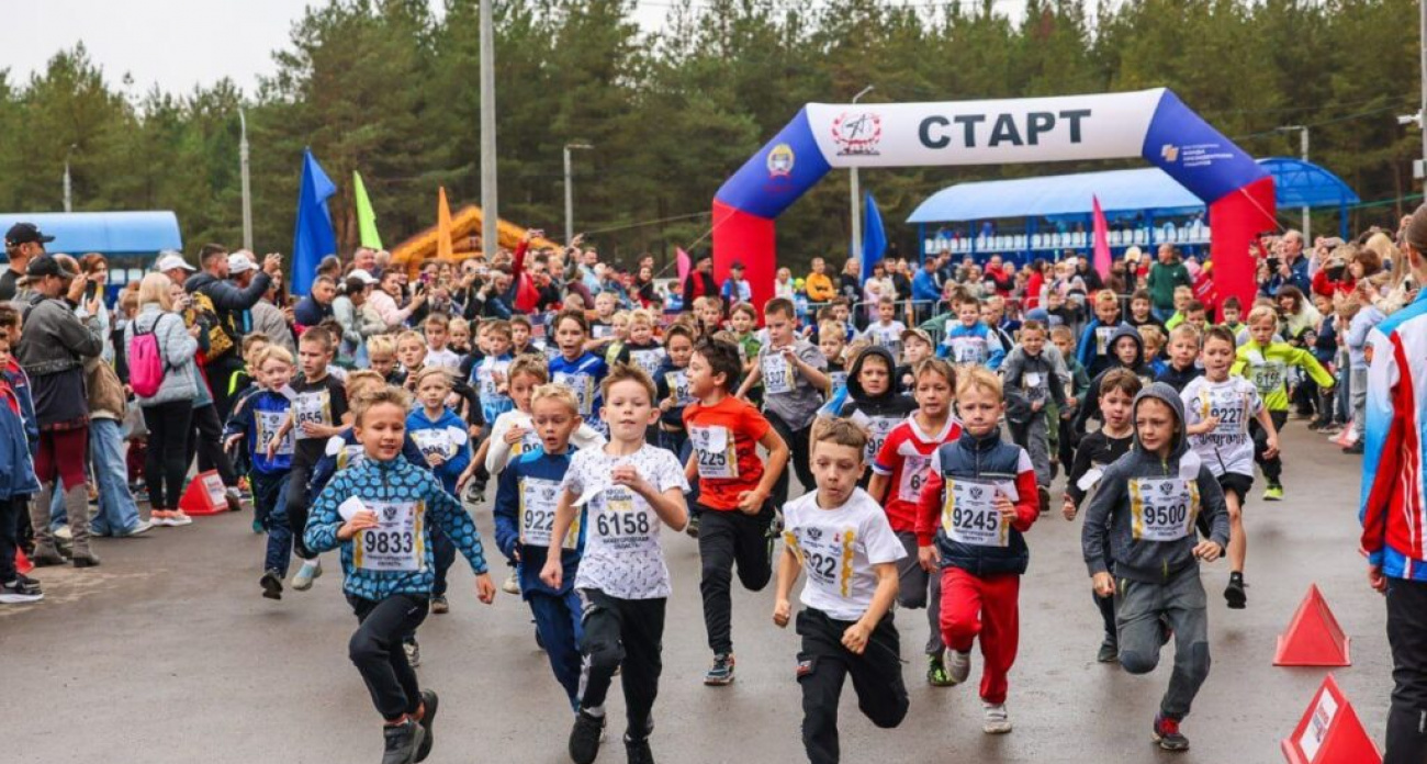 Рекордные 1500 дзержинцев вышли на "Кросс нации" в честь 80-летия Победы