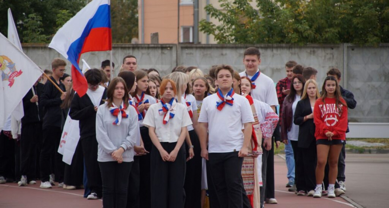 Дзержинский филиал РАНХиГС отпраздновал 15-летие шествием тысячи студентов на стадионе "Пионер"