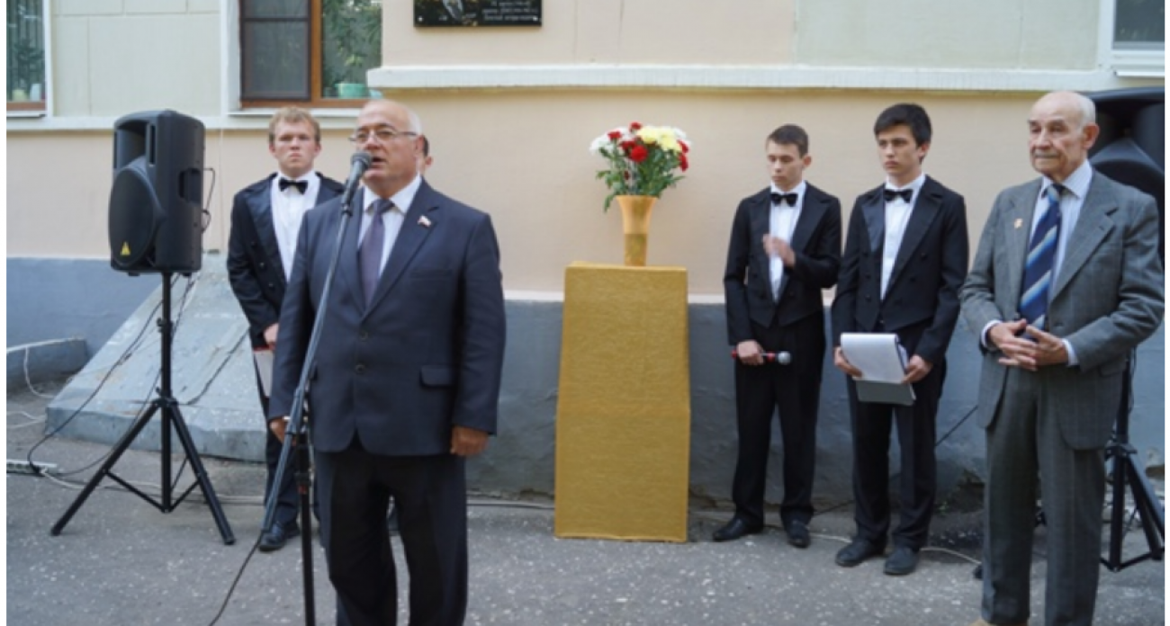 Заслуженный учитель и мастера архитектуры Дзержинска: кого увековечили на мемориальных досках