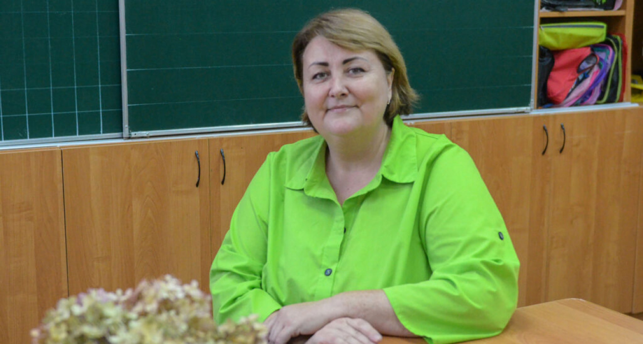 "Вечный двигатель" с глазами Радости: как учитель из 38-й гимназии заражает детей любовью к жизни