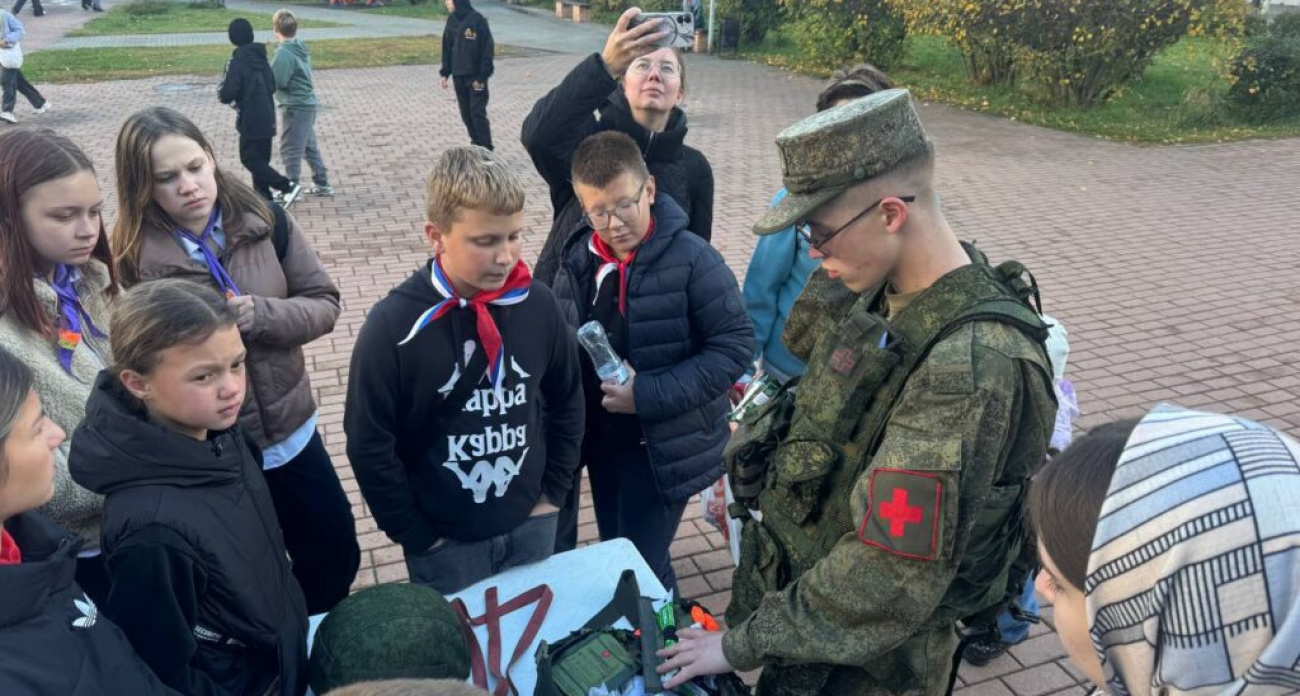 150 школьников Дзержинска объединились с ветеранами СВО в "Походе дружбы"