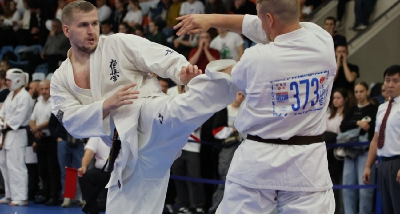 Тренер из Дзержинска обыграл бронзового призера России и завоевал серебро среди 450 каратистов