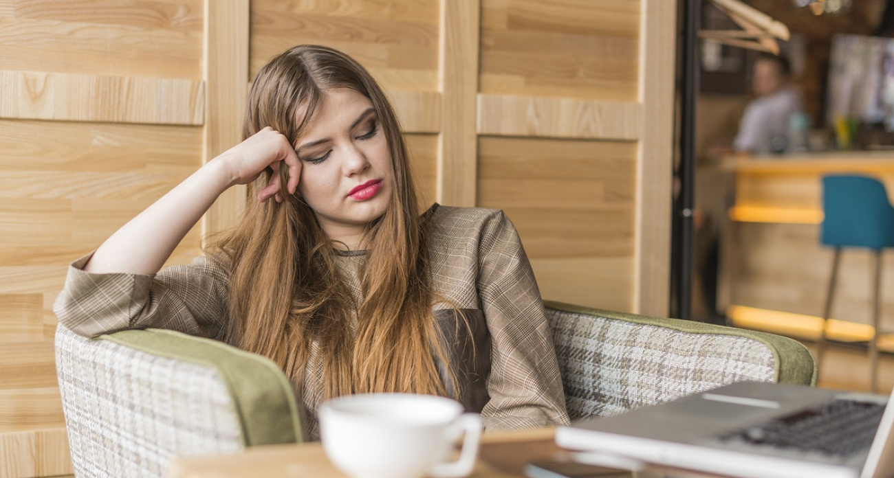 Незаметные враги молодости: 9 предметов в квартире, которые добавляют женщине годы