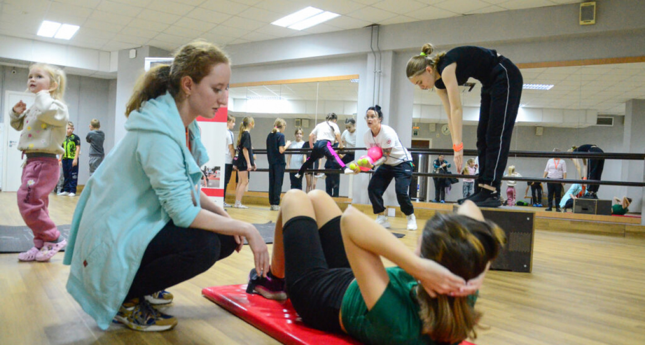 ФОК "Ока" открыл бесплатный доступ к бассейну и скалодрому для ветеранов СВО