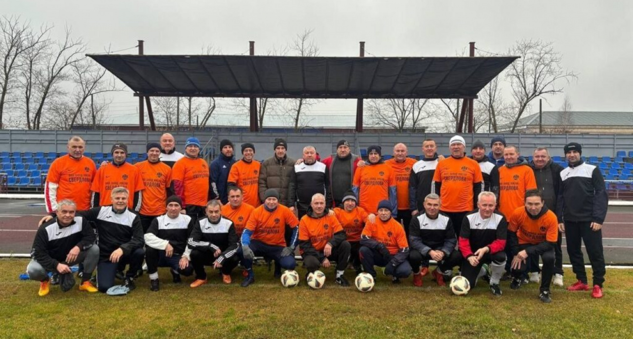 Звезды "Химика" и арбитр Егоров сыграли в память о Вавилове, ушедшем в 42 года