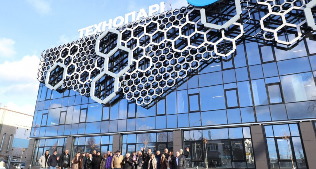 "Технопарк Н2О" в Дзержинске на 90% готов: высажены первые из 20 деревьев новой аллеи