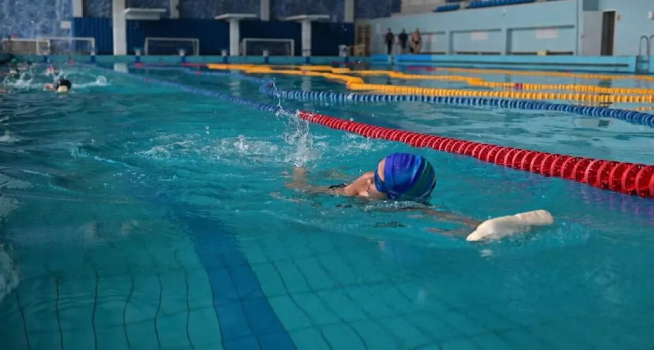 Бассейн "Заря" возобновил работу и депутат установила ограждение: главные новости за 17 ноября в Дзержинске