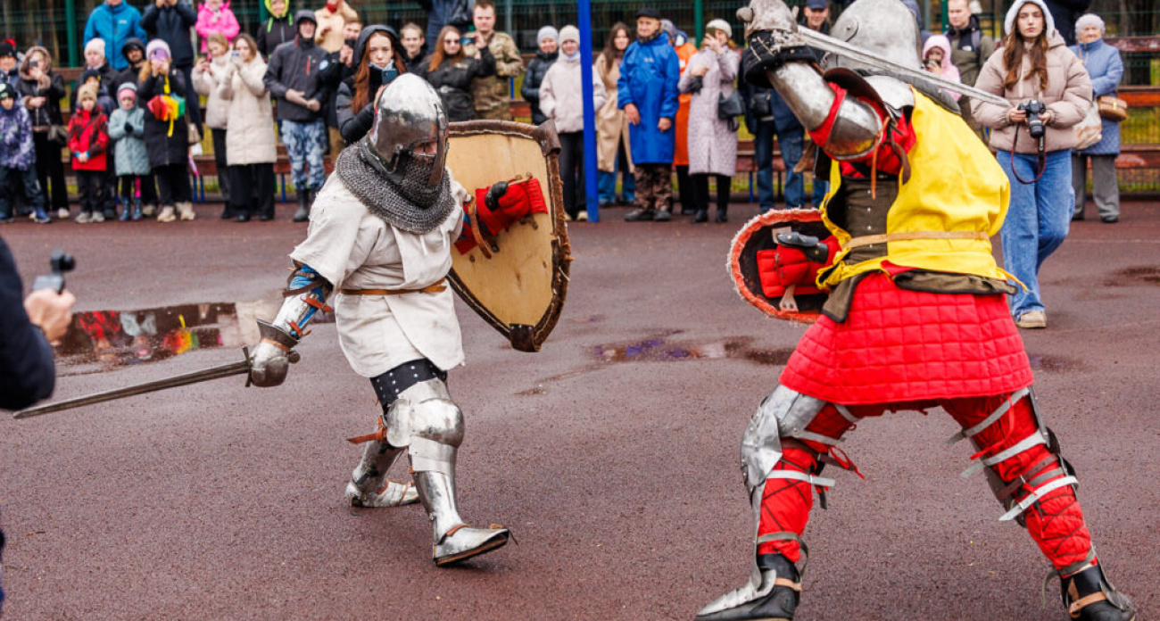 На Утином озере открылся портал в Средневековье: дзержинцы впервые увидели настоящие рыцарские поединки
