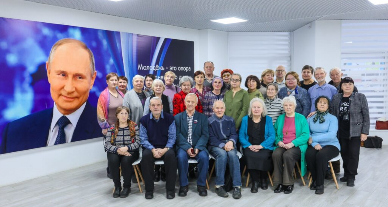 В Дзержинске пенсионеры 6 месяцев изучают науки и защищают дипломы в особом университете