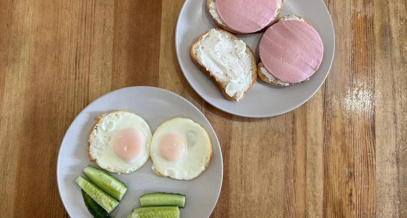 Диетологи выяснили, какой завтрак превосходит овсянку и омлет: его польза в 10 раз выше привычных продуктов