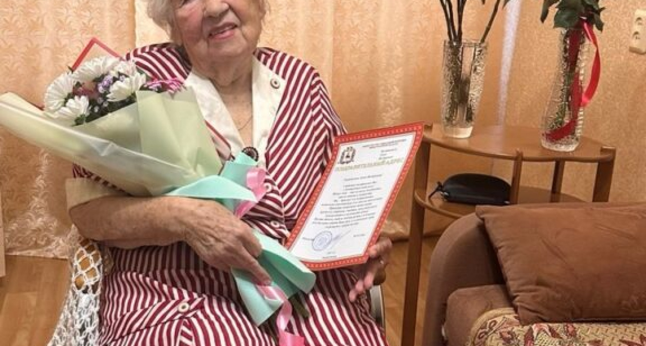 Учительница военного времени из Дзержинска отметила 100-летний юбилей: ходила к детям по домам