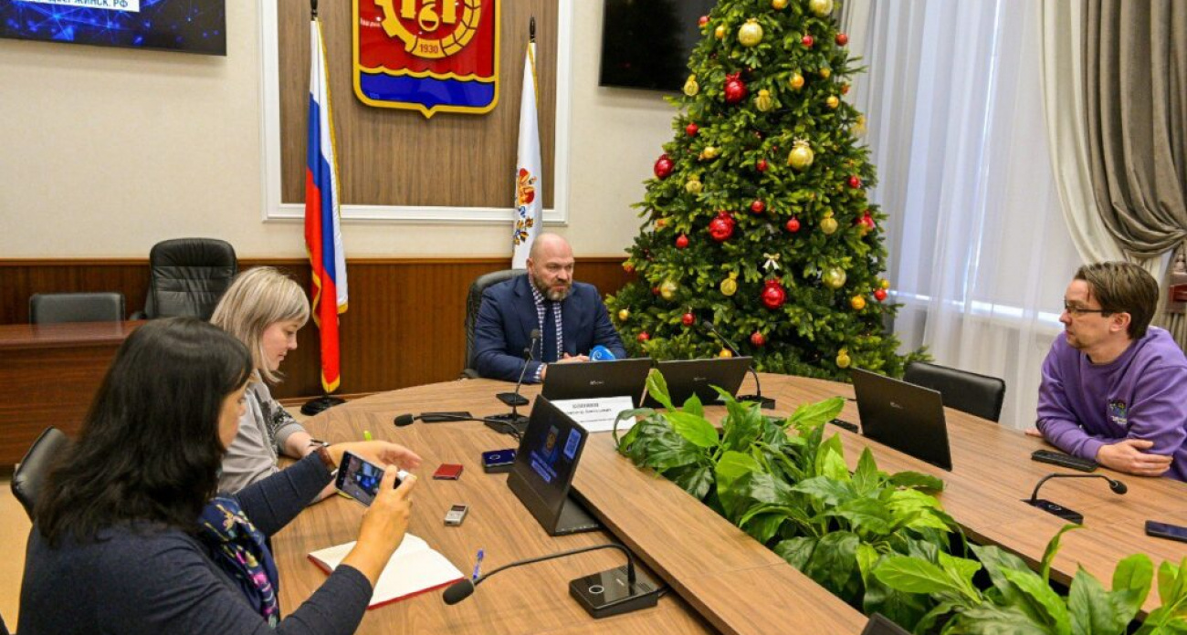 Замглавы Дзержинска отчитался о выполнении всех муниципальных программ: новая дорога, бассейн и переселение из аварийного жилья