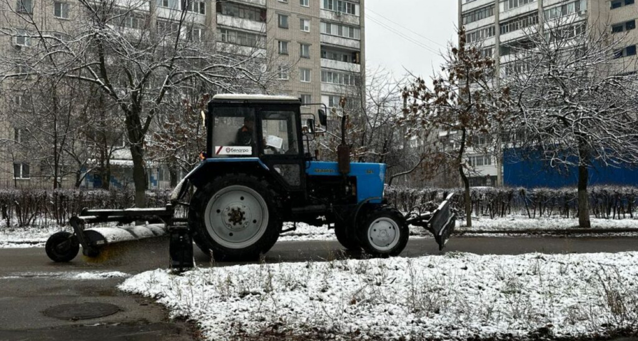 Мэр Дзержинска лично проехал по дворам и выдал предписания за плохую уборку снега