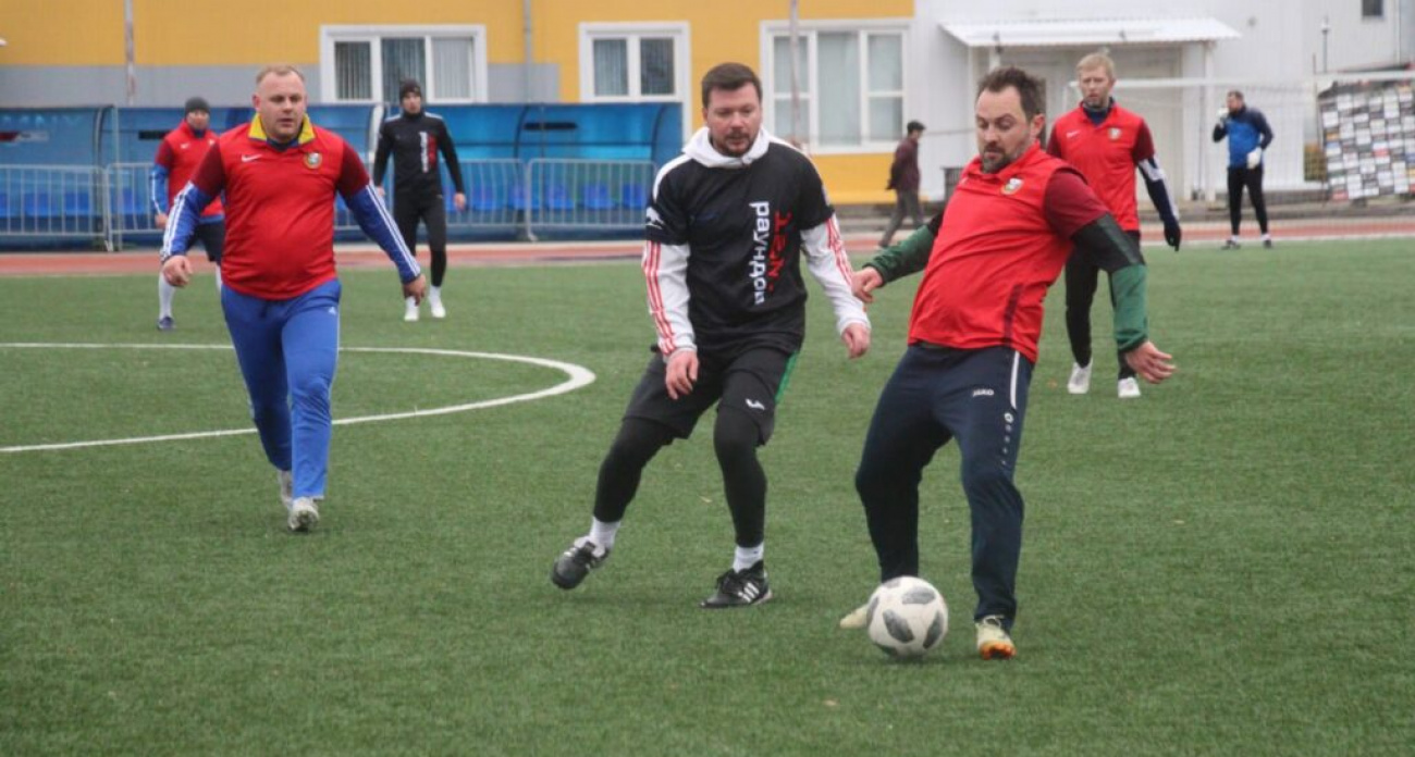 Лидеры с 13 очками против аутсайдеров с нулем: в Дзержинске стартует второй круг ветеранского футбола