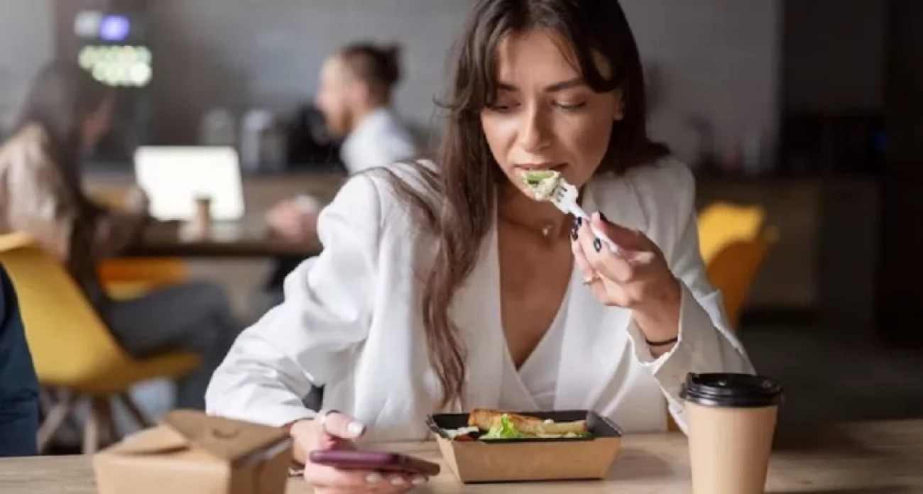 Врач назвала 5 продуктов, которые помогут пережить зиму без упадка сил: что обязательно добавить в меню