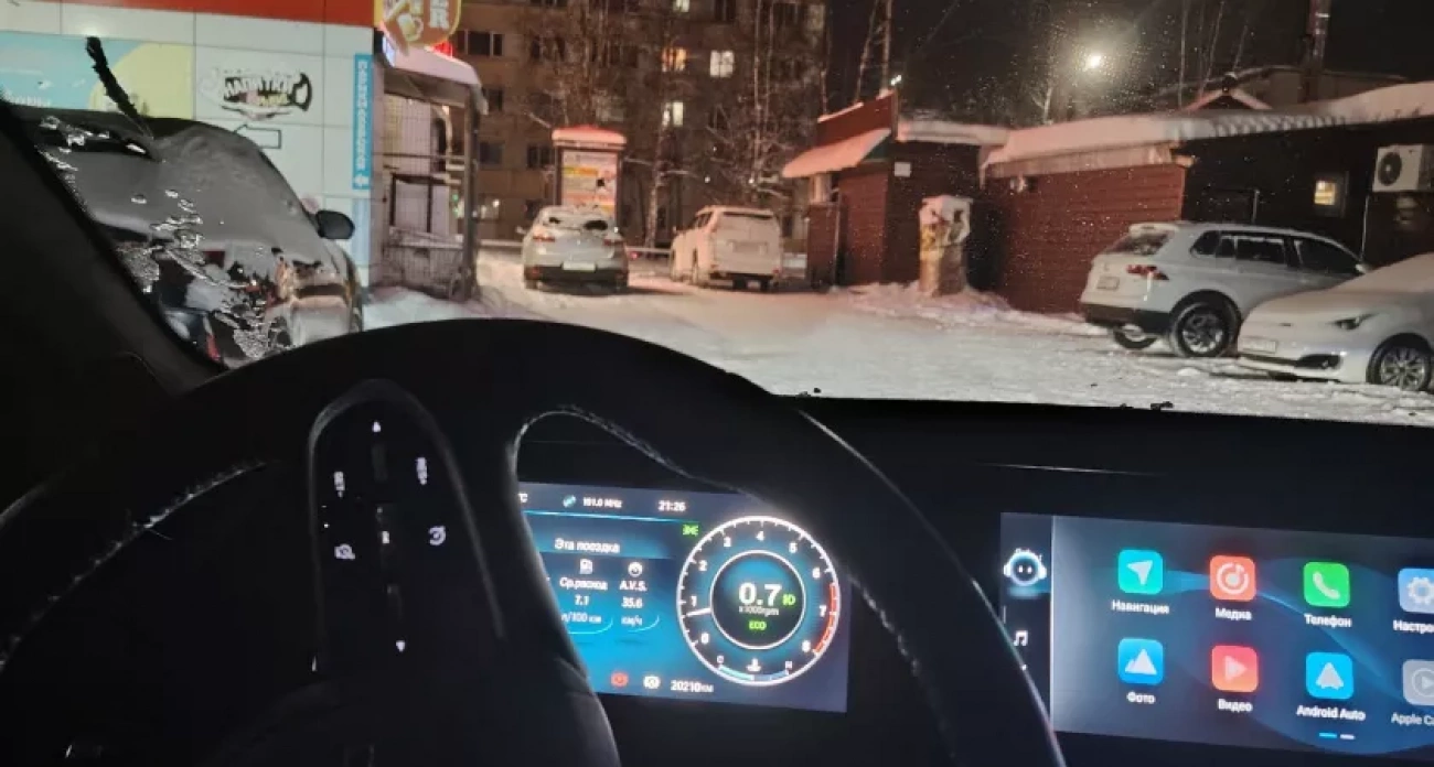 Забыл про зимнюю куртку в машине: один трюк сделал салон по-настоящему теплым