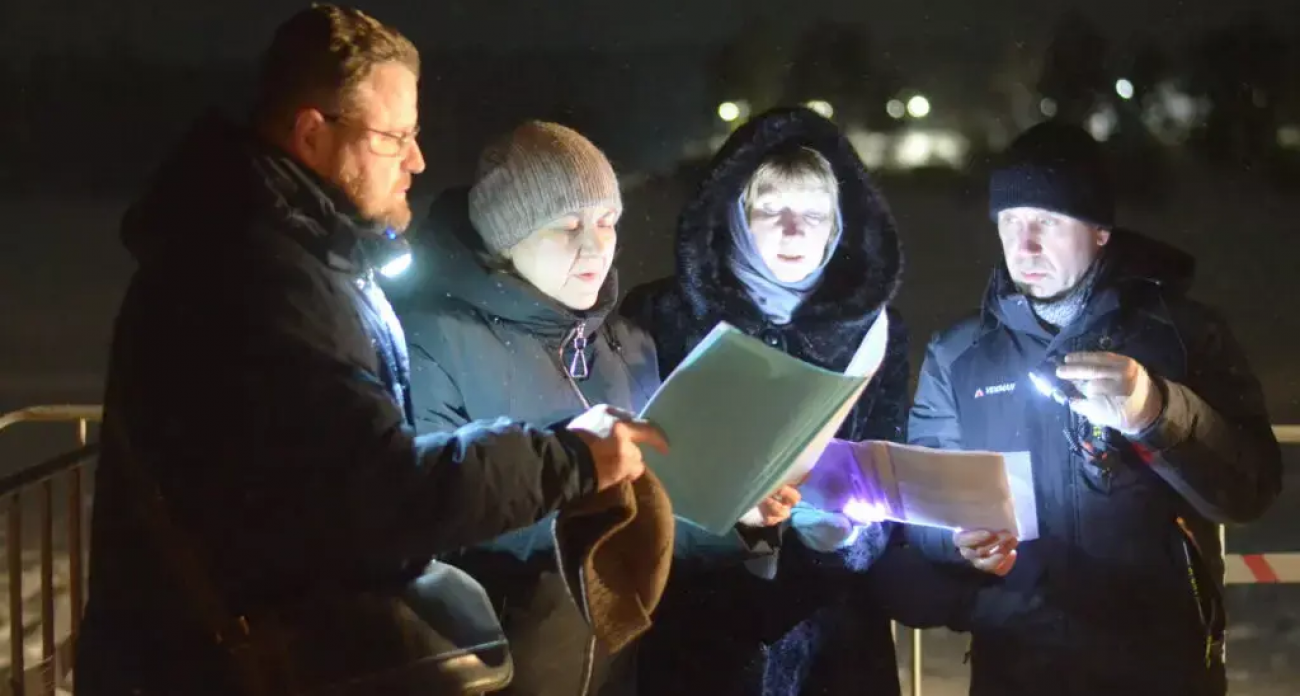 Более 400 дзержинцев окунулись в крещенскую купель под защитой спецслужб