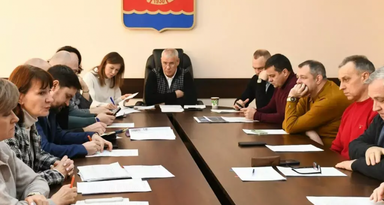 Родители школьников собрали подписи: депутаты Дзержинска выступят за новую парковку у «Города наук»