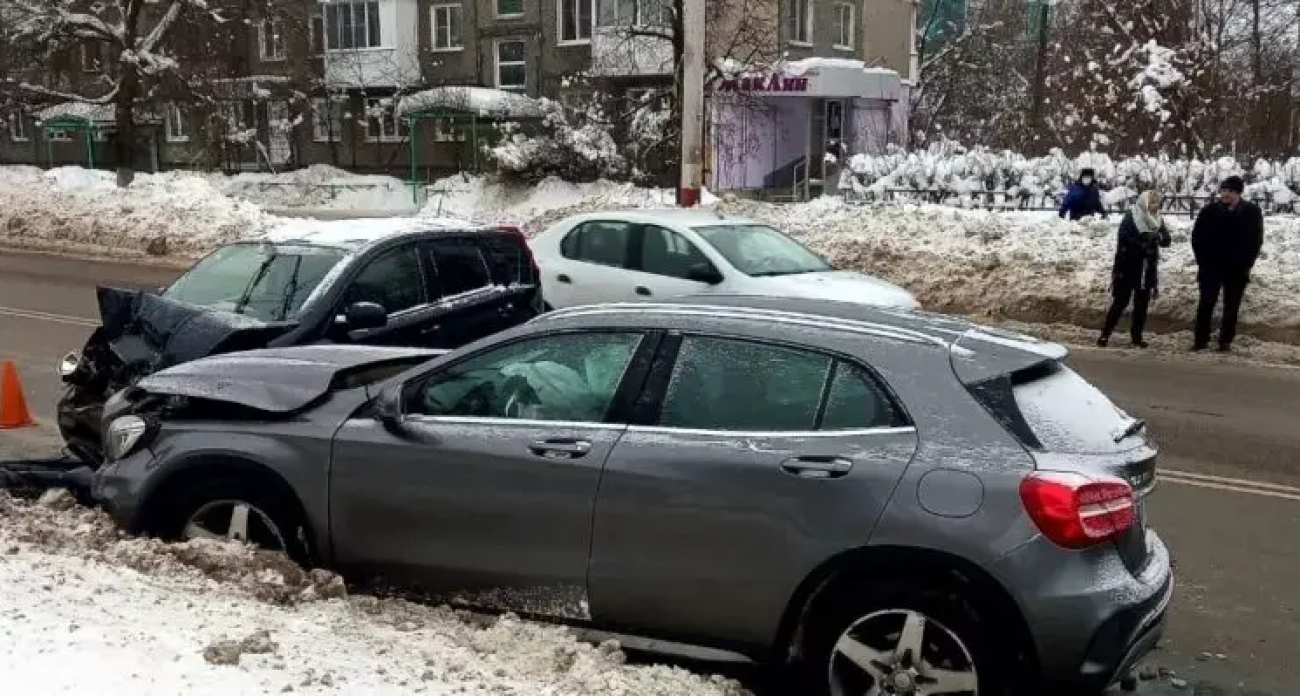 Массовое ДТП на Циолковского и секрет выплат по больничным в 2026: главные новости за 1 февраля в Дзержинске