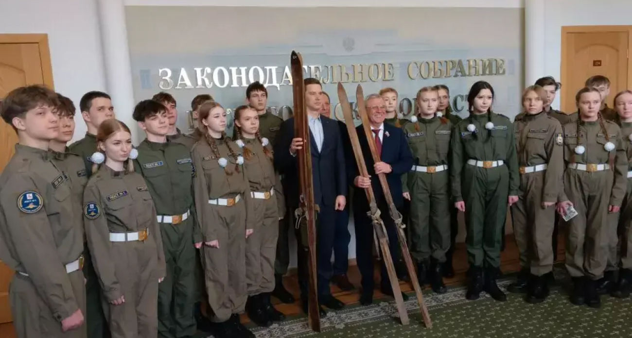 Уникальная выставка лыжной истории впервые открылась в нижегородском парламенте