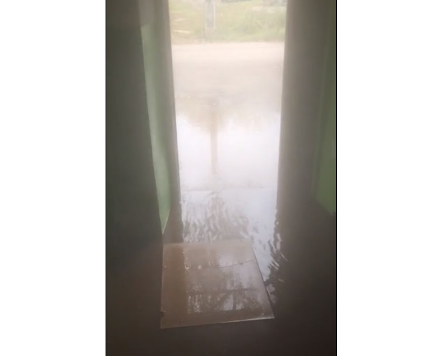 Термальные источники Дзержинска: Отопительный сезон в одном из домов начался с потопа (ВИДЕО)
