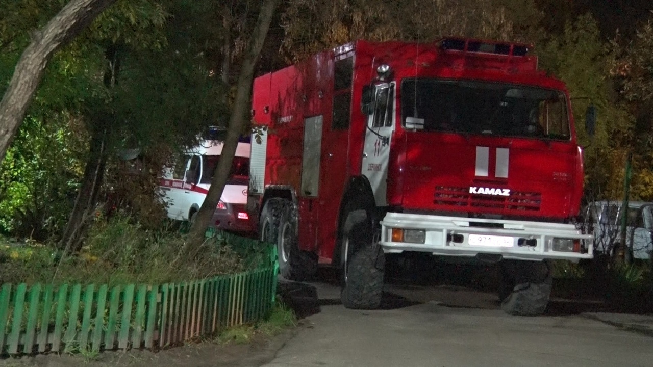 Дзержинский «озорной гуляка» устроил ночной пожар в многоквартирном доме