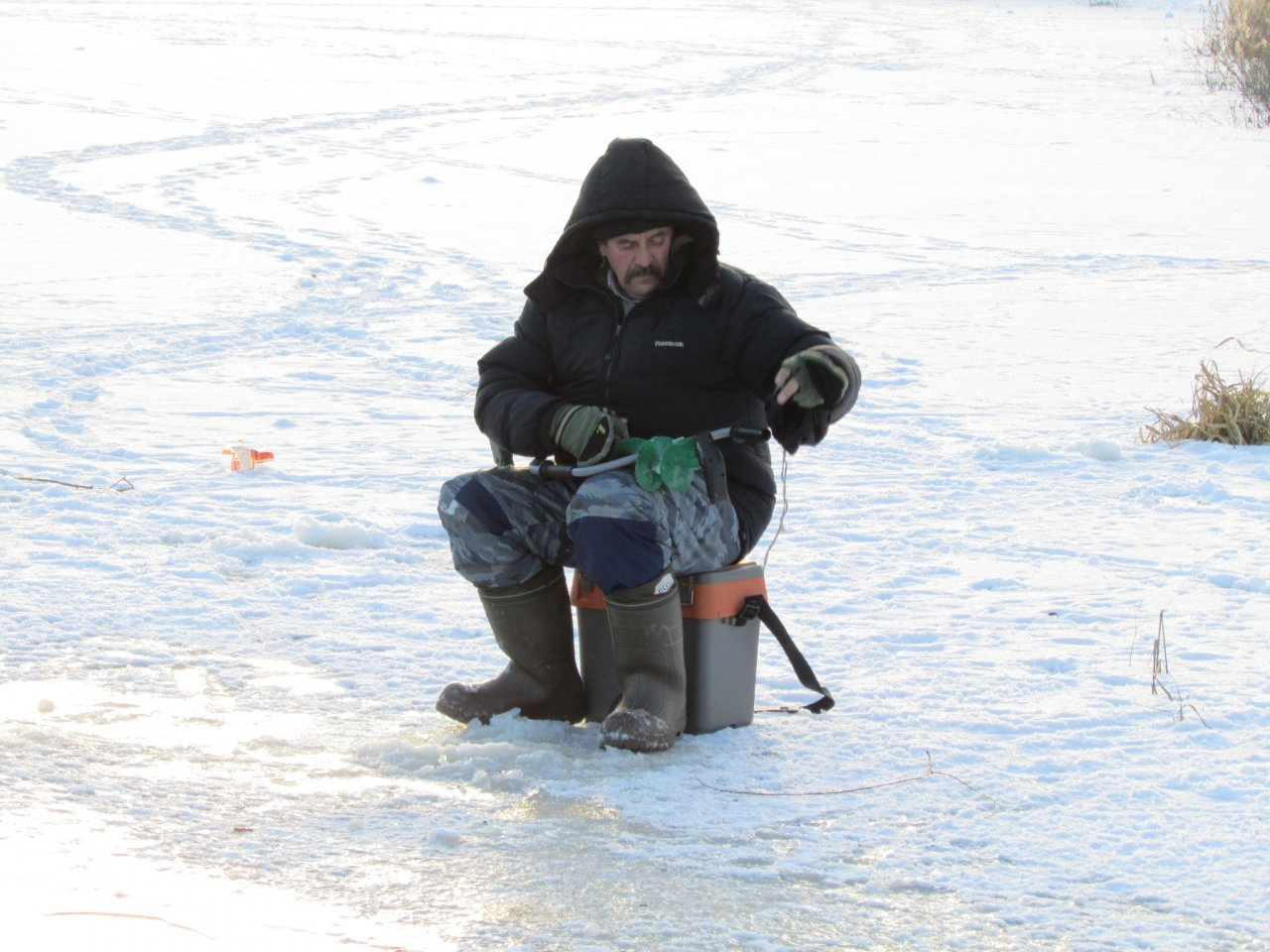 Спасатели проводят рейды с выходом на лед в Дзержинске