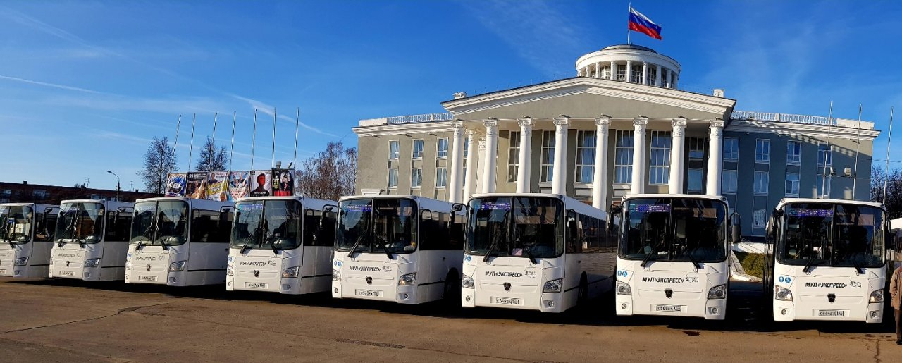 В Дзержинске представили чертову дюжину новых автобусов