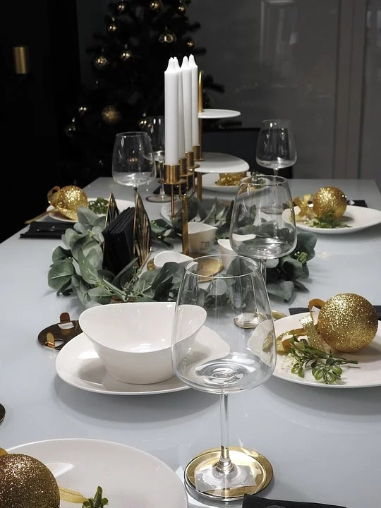 Как не объесться в новогоднюю ночь: советы диетолога