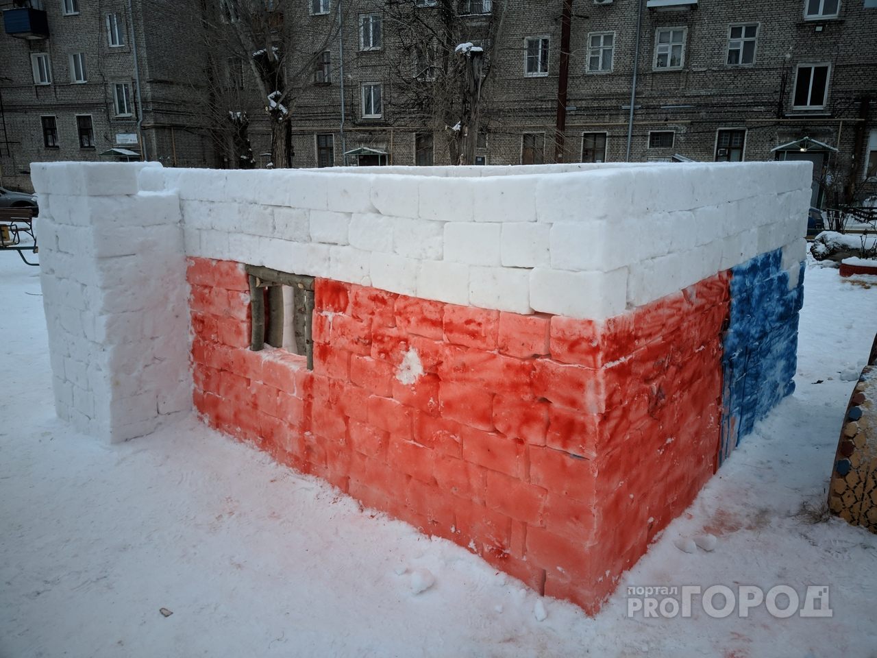 Настоящая крепость: в Дзержинске возвели снежный замок